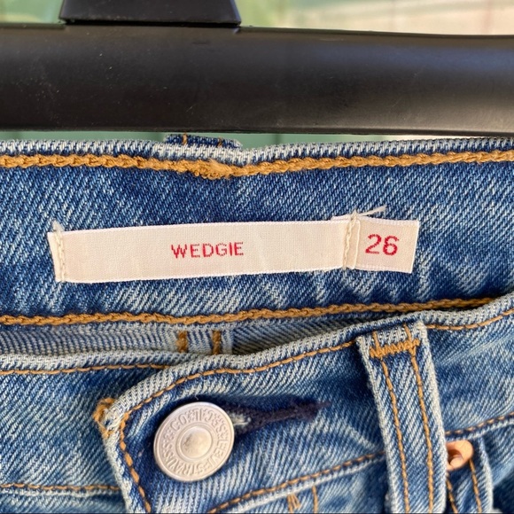 Levis Women's Wedgie Premium Quality Blue Jeans Size 26*25 - Picture 3 of 8